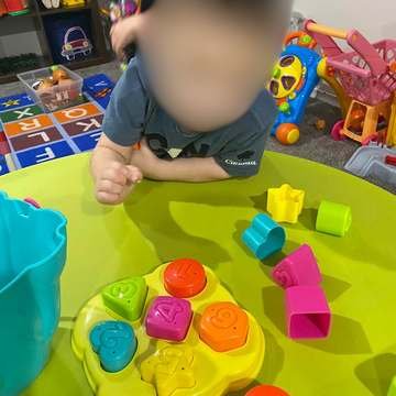 Shape sorter superstar